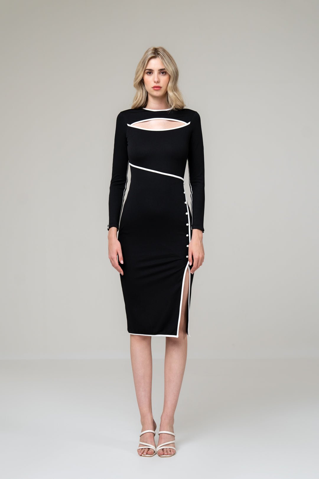 BLACK BODYCON DRESS WITH CONTRAST DETAILING - Sotbella