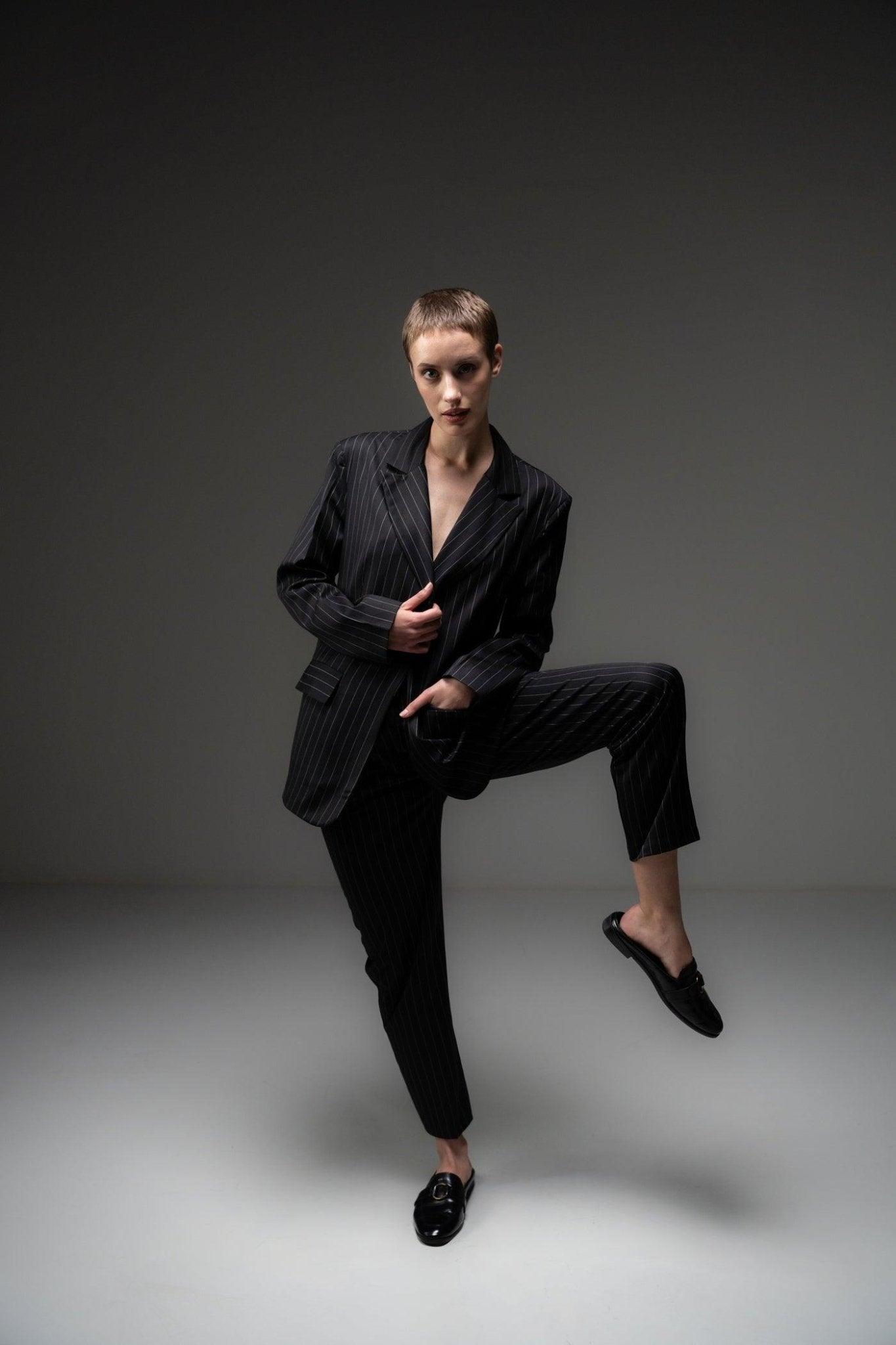 BLACK PINSTRIPE SUIT - Sotbella