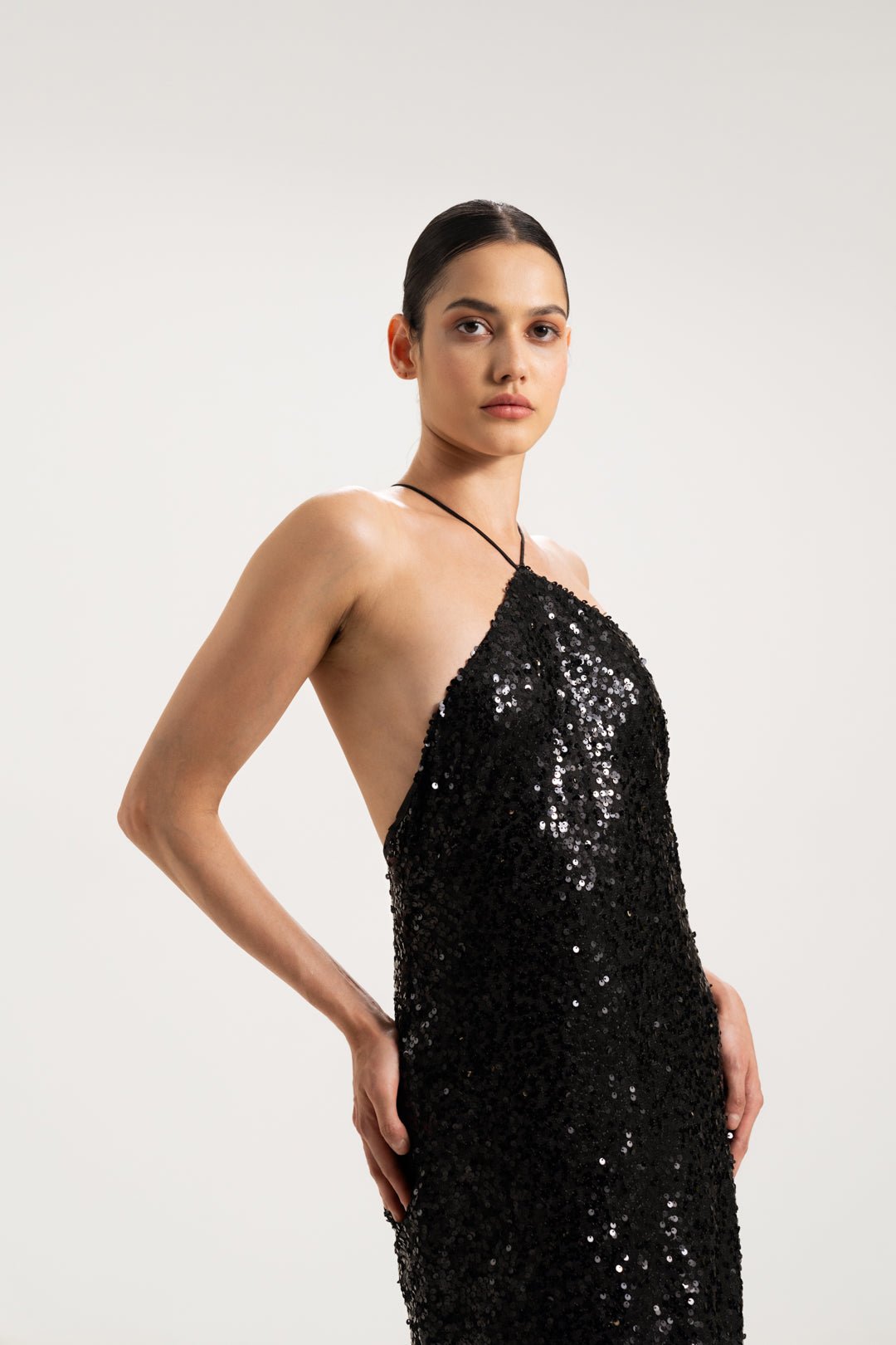 CROSS - NECK SEQUIN MAXI DRESS - Sotbella