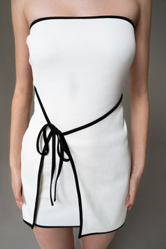 STRAPLESS WHITE CONTRAST OVERLAP DRESS - Sotbella