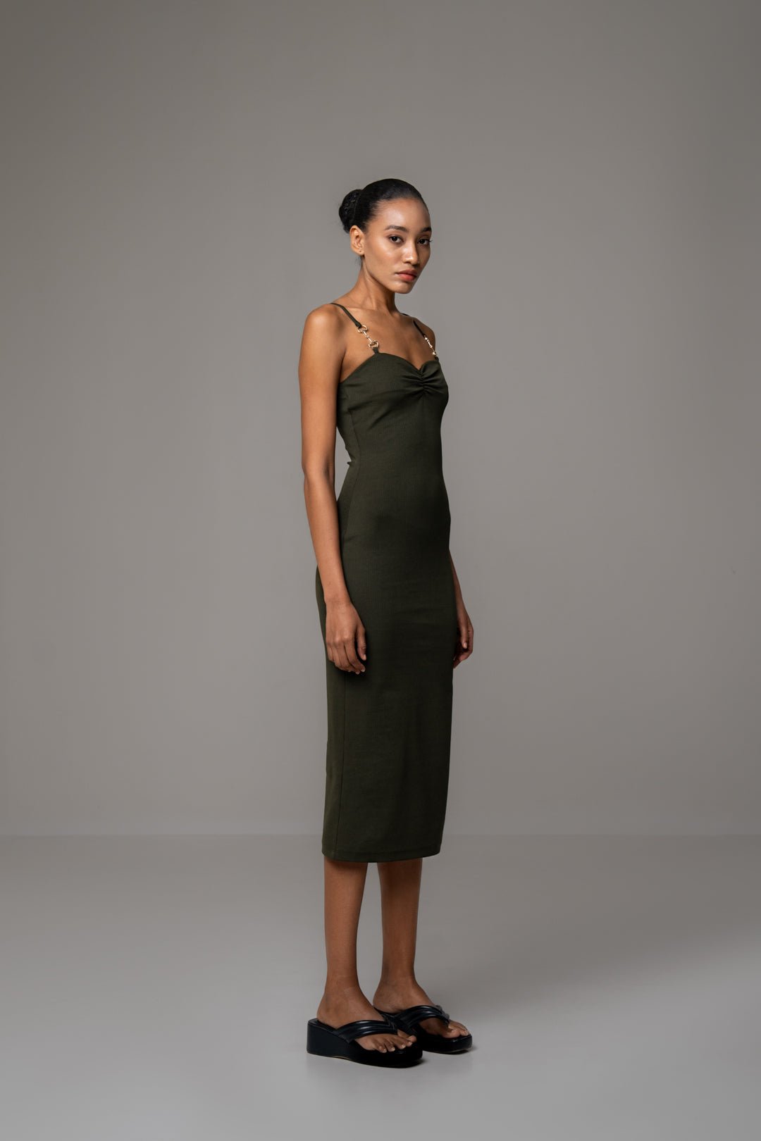 STRAPPY SWEETHEART OLIVE DRESS - Sotbella